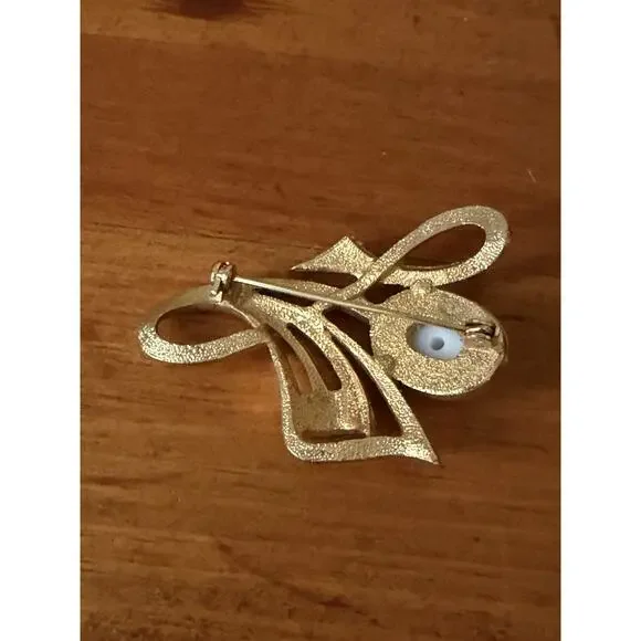 Vintage Gold Tone Faux Pearl Rhinestone Swirl Brooch Elegant Modernist Spray Pin - Picture 7 of 7
